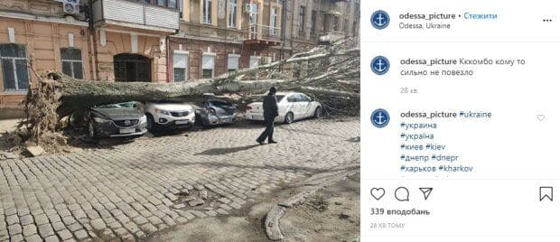 Ураган в Одессе с утра 24 февраля сорвал крыши с домов